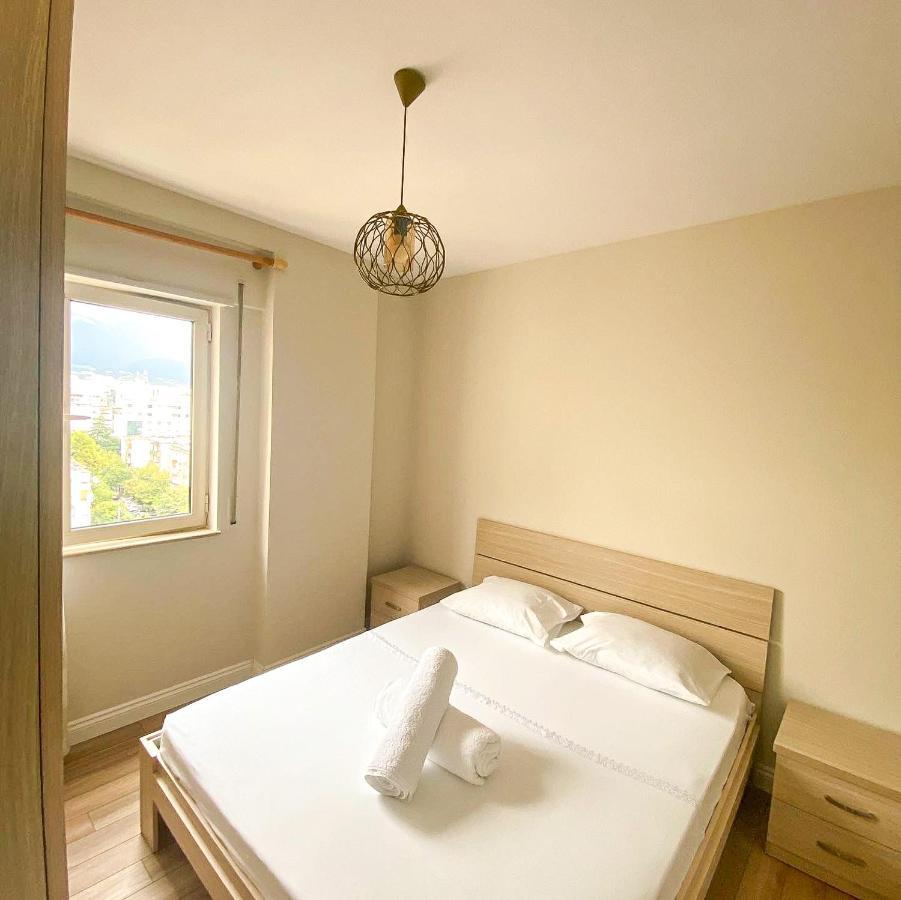 Skyline View 2Br Apartment ติรานา ภายนอก รูปภาพ