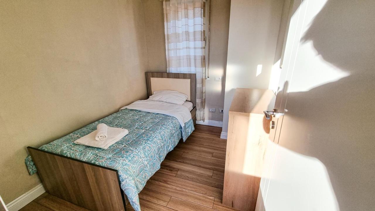 Skyline View 2Br Apartment ติรานา ภายนอก รูปภาพ