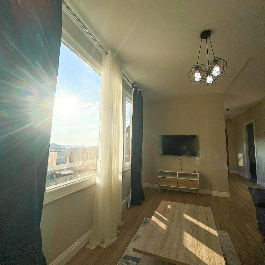 Skyline View 2Br Apartment ติรานา ภายนอก รูปภาพ
